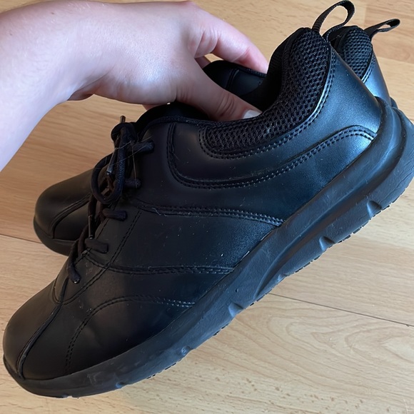 Tarantula/Dakota work shoes - Picture 2 of 5